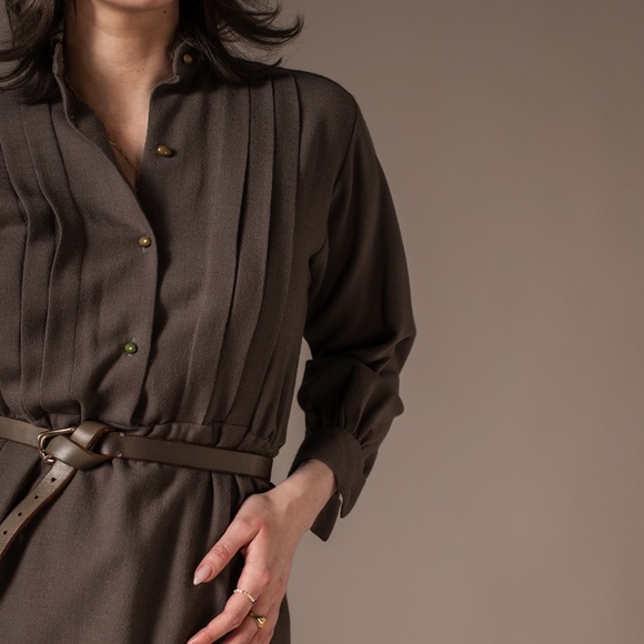 Grey wool crepe homesewn dress w. Pleated bodice - Picture 2 of 3